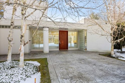 11 Mohawk Ln, Greenwich, CT 06831-3125