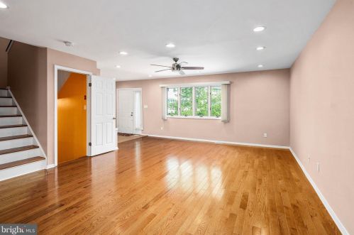 2 Exeter Ct, Princeton NJ  08540-7000 exterior