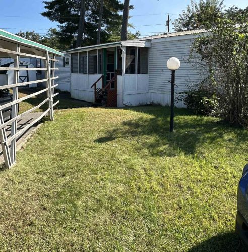 35 Cedar St, Hinsdale, NH 03451-2425