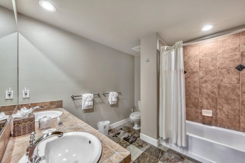 2100 Village Dr, Truckee CA  96161-4312 exterior