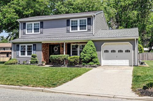 25 Leocadia Ct, Hazlet, NJ 07730-2654
