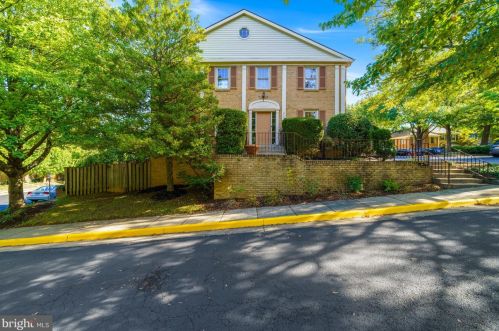 2101 Kings Mill Ct, Falls Church, VA 22043-2540