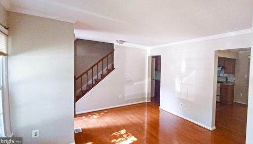 5718 Edgewater Oak Ct, Springfield VA  22015-2256 exterior