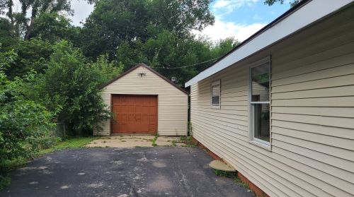 928 Talmadge Ave, Rockford, IL 61115-2957