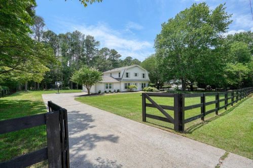 495 Houze Way, Roswell, GA 30076-1322