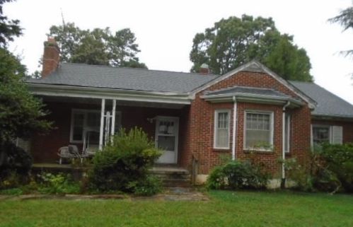309 Vaden Dr, Gretna, VA 24557-4123