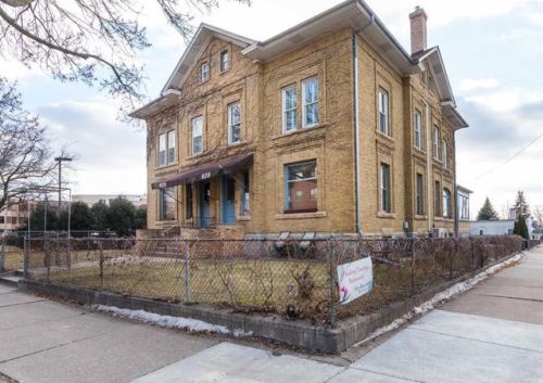 926 2nd St, Minneapolis, MN 55415-1202