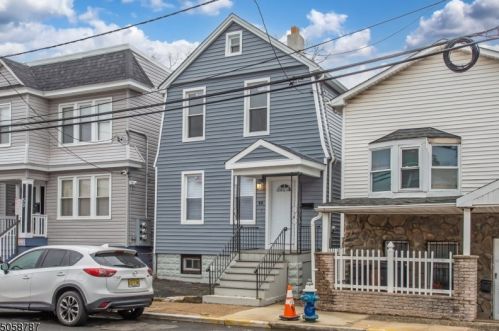 48 Arverne Ter, Irvington, NJ 07111-3814