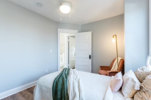 3722 Drake Ave, Cincinnati OH  45209-2124 exterior