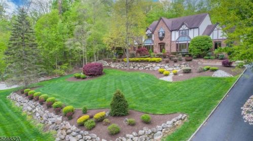 19 Franklin Ln, Kinnelon, NJ 07405-3210