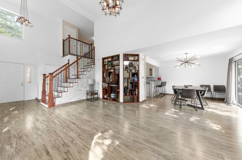 1520 Club Dr, Glendale Heights IL  60139-3678 exterior