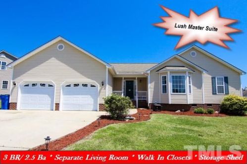 329 Country Day Cir, Selma, NC 27576-5635