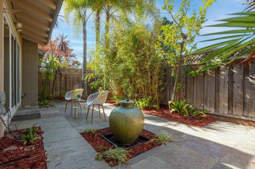 672 San Antonio Rd, Los Altos CA 94022-1245 exterior