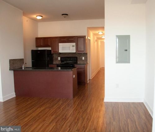 6040 Market St, Philadelphia PA  19139-3023 exterior