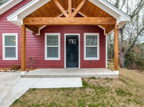 1823 Hidden Valley Rd, Granbury TX  76049-5648 exterior