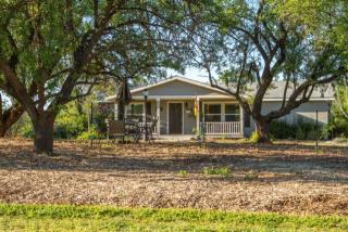 48 Wyer Rd, Arbuckle, CA 95912-9556