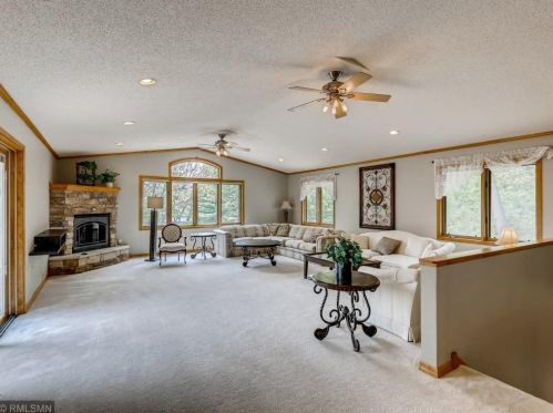 2265 James Ct, Saint Paul MN  55122-2317 exterior