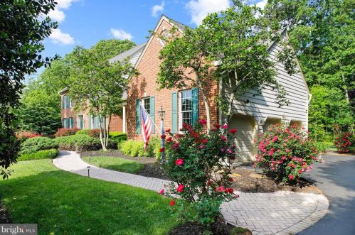 302 Woodfarm Ct, Severna Park, MD 21146-1915