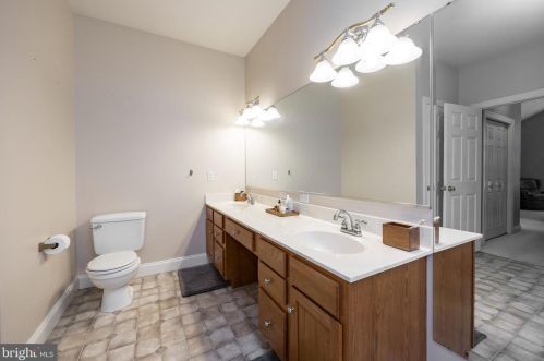 544 Bald Eagle Ct, Lancaster PA  17601-1180 exterior