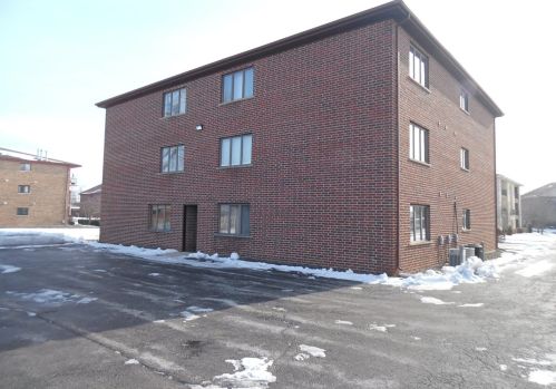 8124 168th Pl, Tinley Park, IL 60477-7864