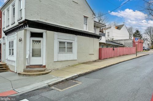 505 Manor St, Lancaster PA  17603-5215 exterior