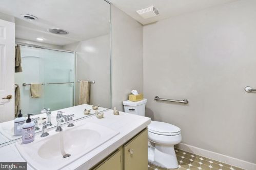 115 The Mews, Tavistock NJ exterior