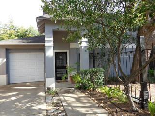 5612 Blossom St, Houston TX  77007-5110 exterior