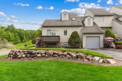 76 Davey Dr, Town Center, NJ 07052-2153