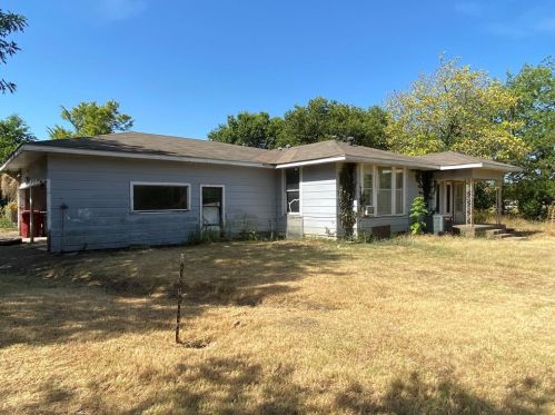 401 Gardner St, Whitewright TX 75491-2309 exterior