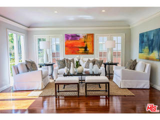 677 Bronson Ave, Los Angeles, CA 90004-1403