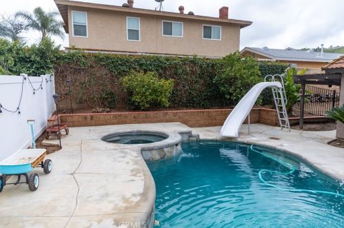 11568 Freedom Trl, Riverside CA  92503-5066 exterior