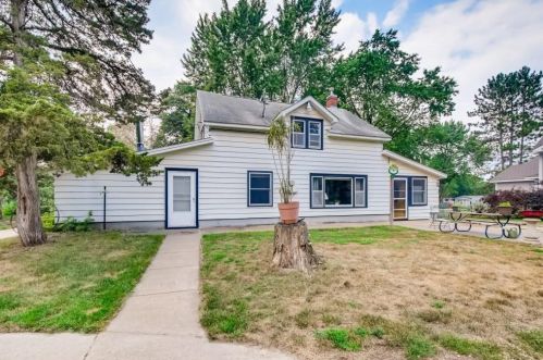 327 11th Ave, Saint Paul, MN 55112-7324