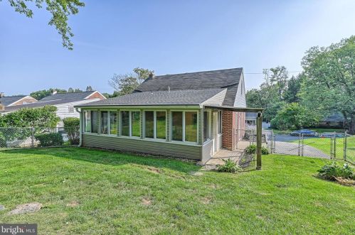 1786 Chesley Rd, York, PA 17403-4002