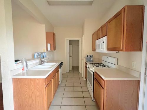 109 Cavalry Trl, Webberville TX  78621-4199 exterior