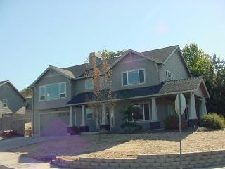 328 Meadow View Dr, Medford, OR 97535-9454