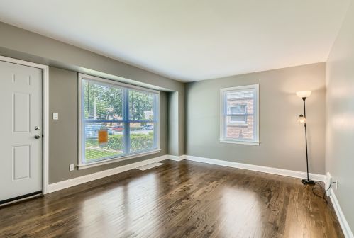 1579 Wentworth Ave, Calumet City, IL 60409-6325