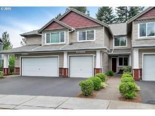 10839 Canterbury Ln, Portland, OR 97224-3851
