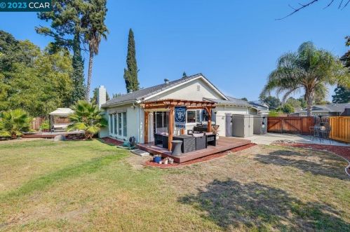 2735 Calpine Pl, Concord CA  94518-2610 exterior