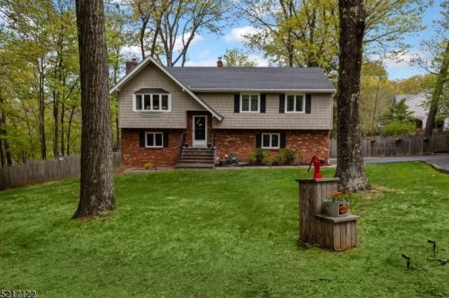 1097 Sussex Tpke, Dover NJ  07869-4206 exterior