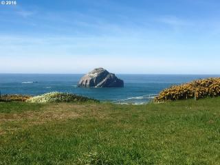 1880 Beach Loop Dr, Bandon OR  97411-8802 exterior