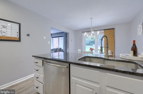 230 Parklawn Ct, Lancaster PA  17601-2660 exterior