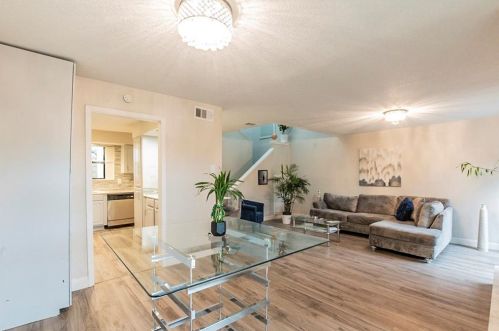 12542 Burninglog Ln, Dallas TX  75243-2118 exterior