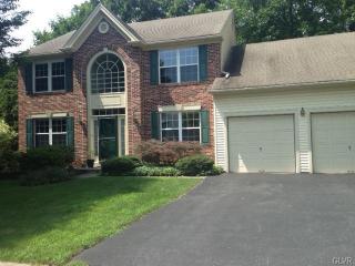 2187 Hannahs Ln, Bethlehem, PA 18020-4484