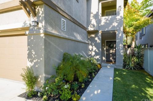 8695 Windsong Dr, Anaheim, CA 92808-1635