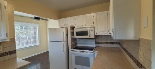 2101 Plank Rd, Cheshire CT  06410-1305 exterior