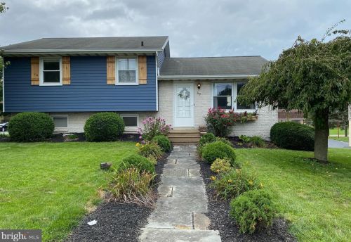 59 Bethany Rd, Ephrata, PA 17522-2466