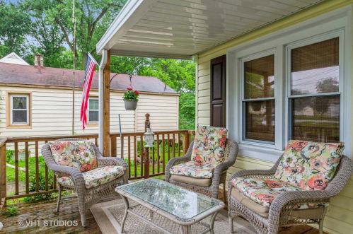 831 River Dr, Kankakee, IL 60901-2240