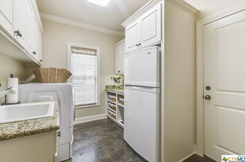1035 Timber Elm, Seguin TX  78155-1138 exterior