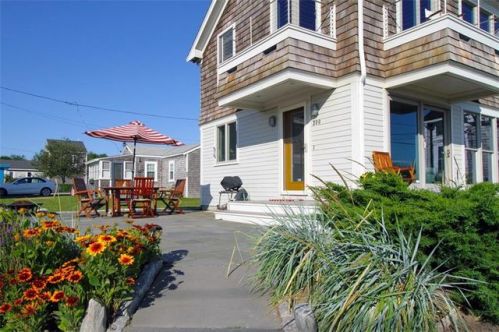 300 High Hill Rd, Tiverton, RI 02878-5046