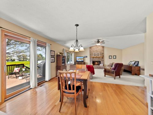 1315 Yorkshire Dr, Sycamore IL  60178-3236 exterior